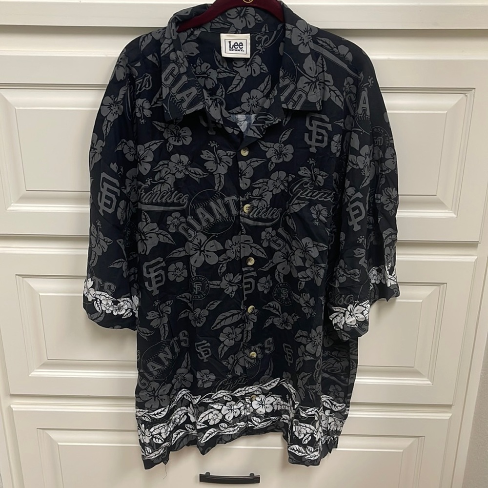 San Francisco Giants men’s XXL rayon shirt- great condition, Lee Sports